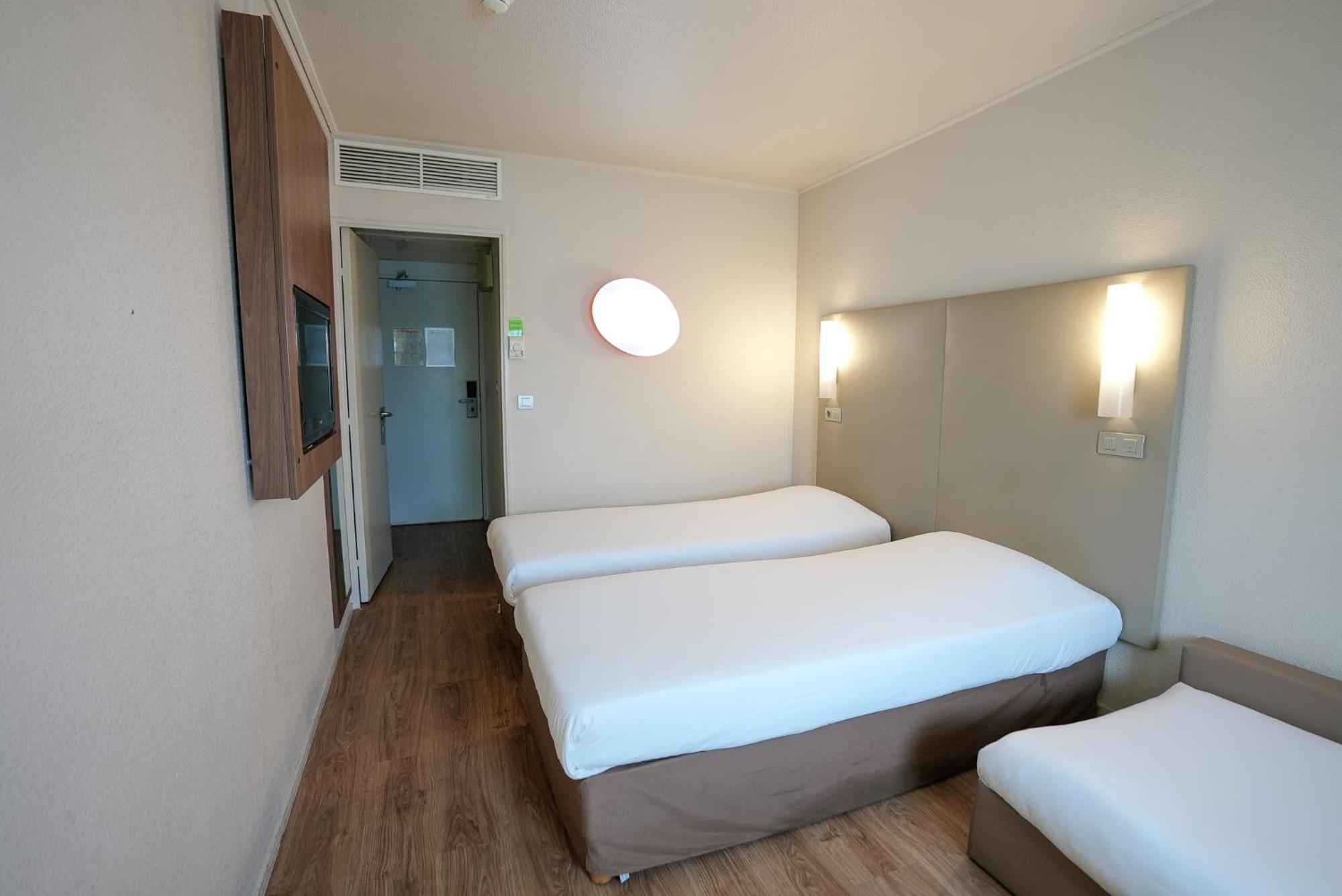 ก็องปานีล รัวซี Hotel ภายนอก รูปภาพ