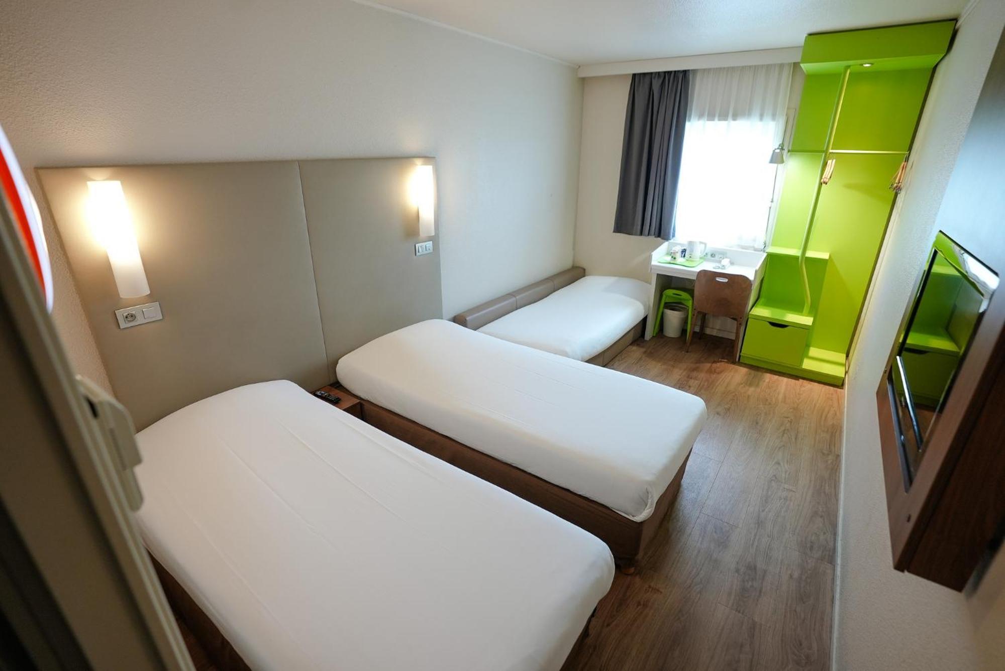 ก็องปานีล รัวซี Hotel ภายนอก รูปภาพ